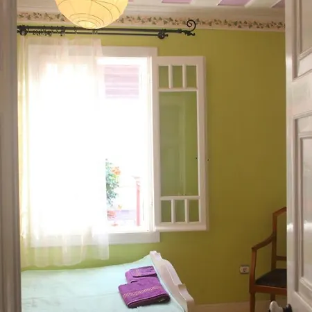 Beautiful Traditional House In Hétvégi ház *